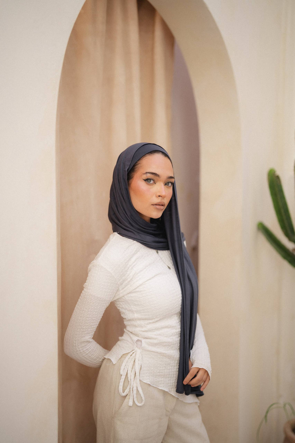 Deep-Grey-Blue Gel with Bandana