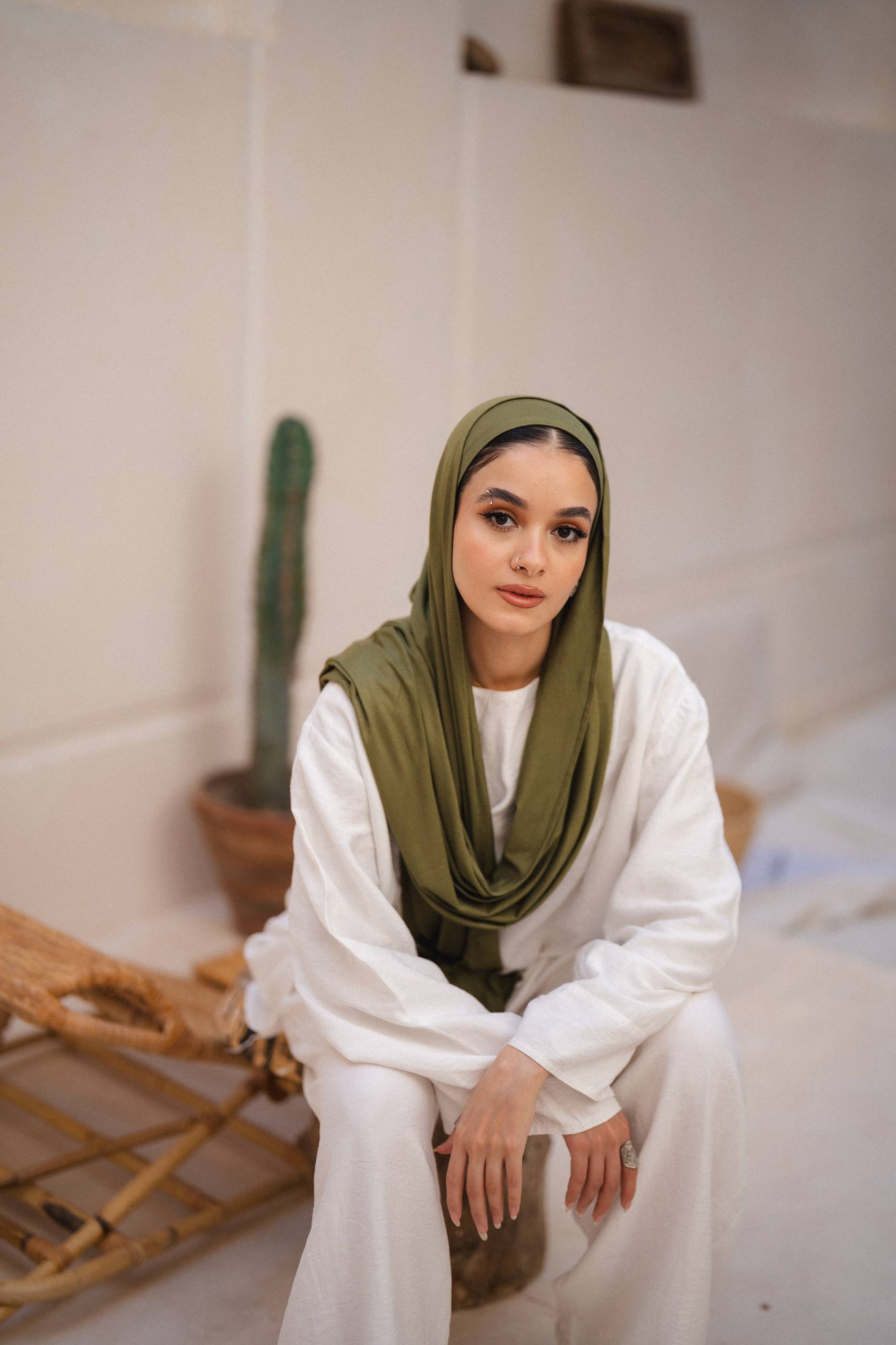 Olive-Green Gel with Bandana